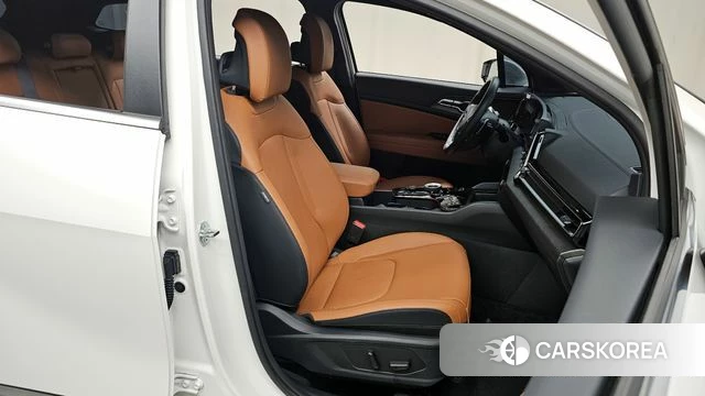 Kia Sportage 5th Generation Hybrid 2024 Белый из Кореи, фото 3