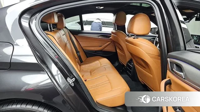 BMW 5 Series (G30) 2018 Серый из Кореи, фото 3