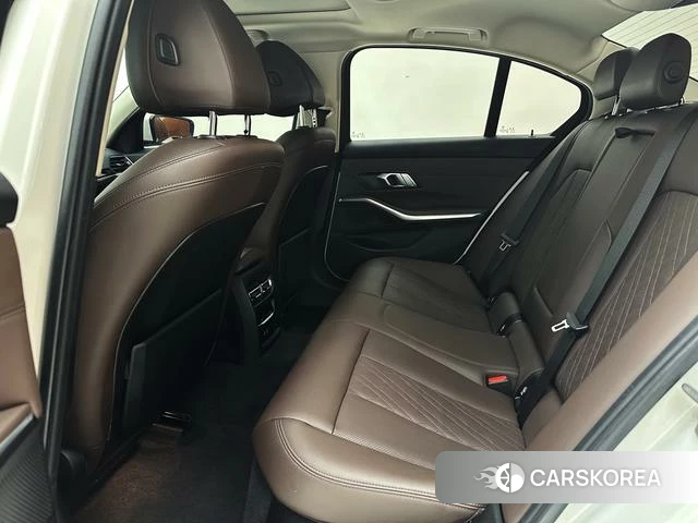 BMW 3 series 2022 Белый из Китая, фото 3