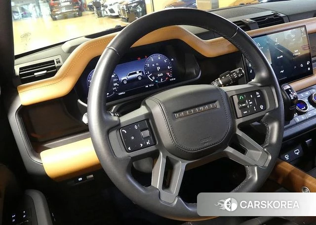Land Rover Defender (L663) 2023 Коричневый из Кореи, фото 3