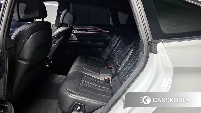 BMW 6 Series GT (G32) 2024 Белый из Кореи, фото 3