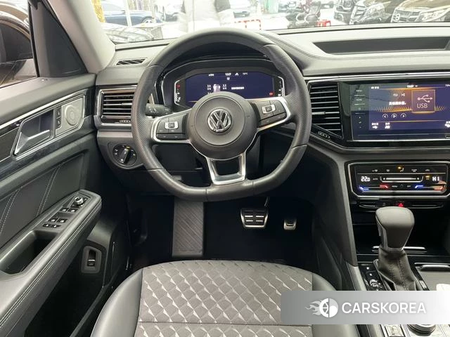 Volkswagen Tourang 2021 Черный из Китая, фото 3
