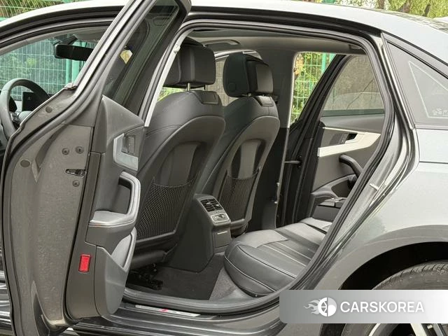Audi A4L 2022 Темно-серый из Китая, фото 3