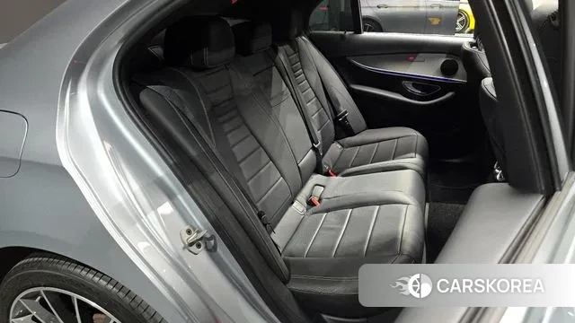 Mercedes-Benz E-Class W213 2021 Серебряный из Кореи, фото 3