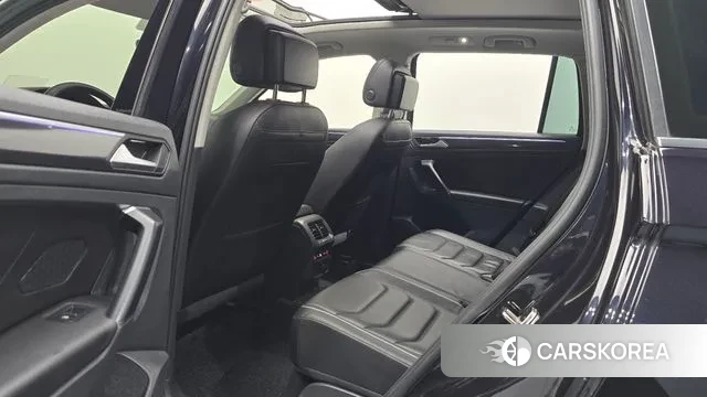 Volkswagen Tiguan second Generation 2022 Черный из Кореи, фото 3