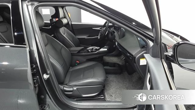 Kia EV6 2023 Серый из Кореи, фото 3