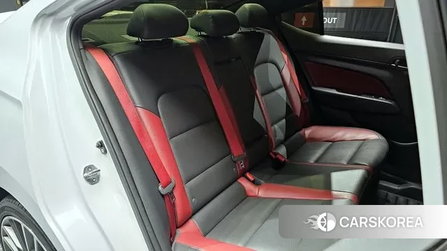 Hyundai Avante AD 2018 Белый из Кореи, фото 3