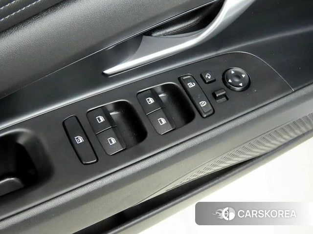 Hyundai Avante Hybrid (CN7) 2022 Белый из Кореи, фото 3