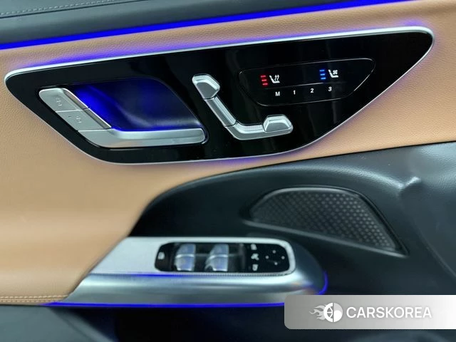 Mercedes-Benz E-Class W214 2025 Песочный из Кореи, фото 3