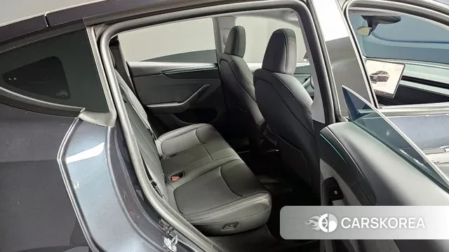 Tesla Model Y 2025 Серый из Кореи, фото 3