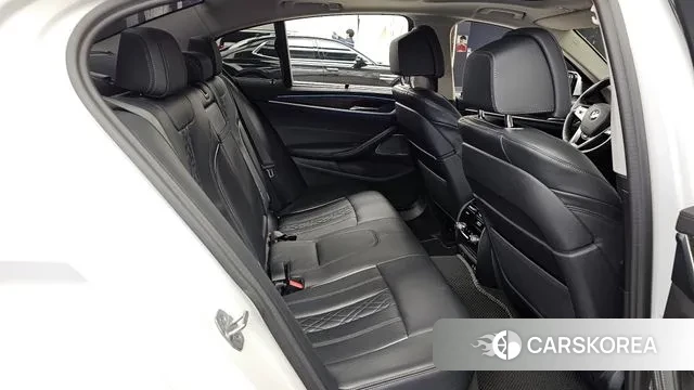 BMW 5 Series (G30) 2022 Белый из Кореи, фото 3