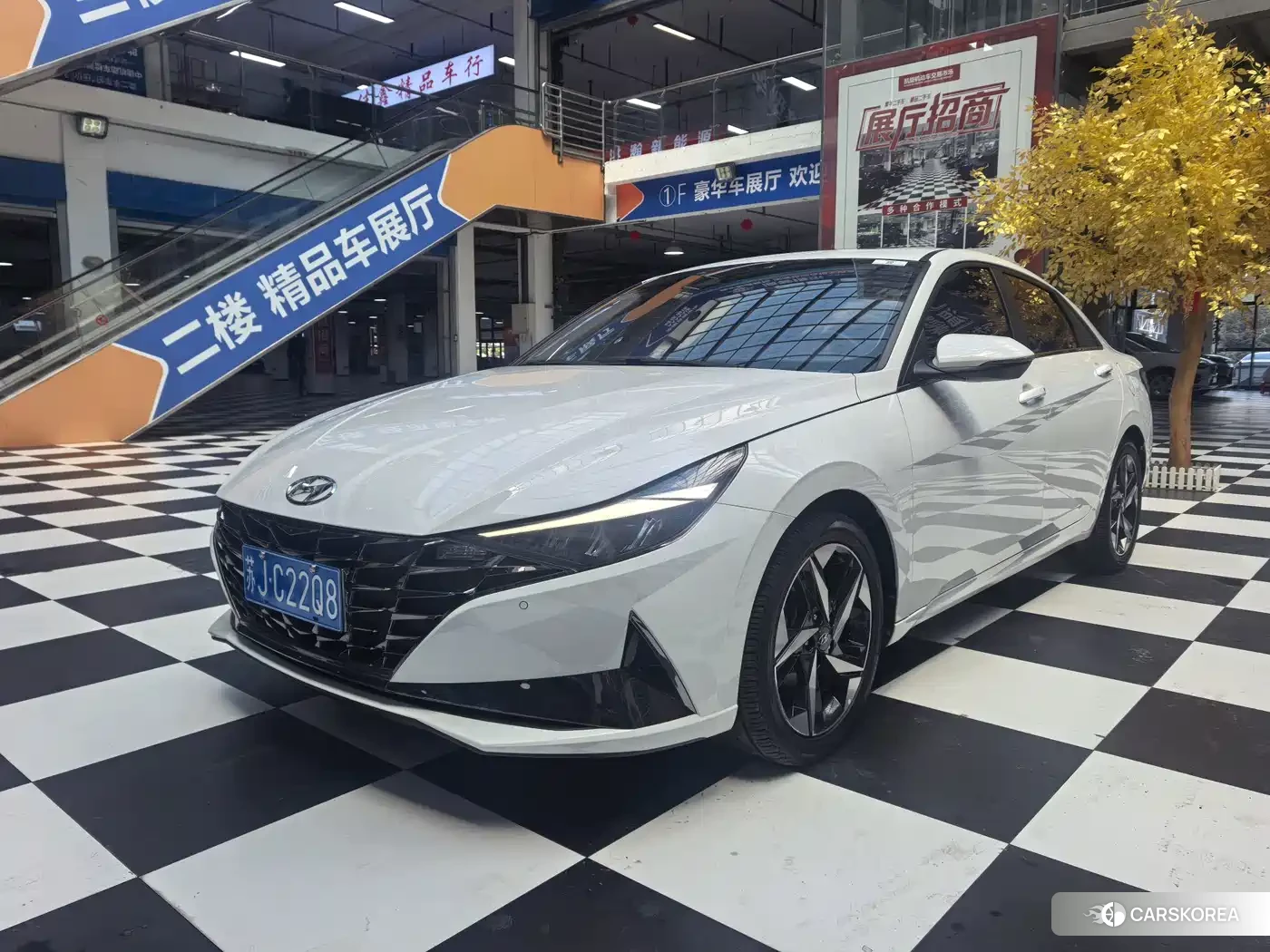 Hyundai Elantra 2022 Белый из Китая, фото 3