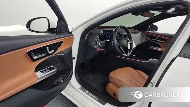 Mercedes-Benz E-Class W214 2024 Белый из Кореи, фото 3