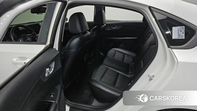 Kia The New K3 2nd generation 2022 Белый из Кореи, фото 3