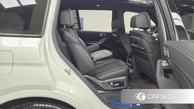 BMW X7 (G07) 2025 Белый из Кореи, фото 3