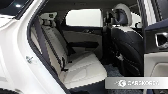 Kia Sportage 5th Generation Hybrid 2022 Белый из Кореи, фото 3