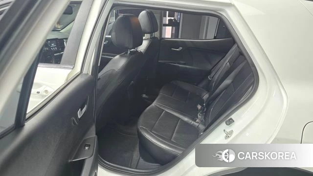 Kia Stonic 2018 Белый из Кореи, фото 3