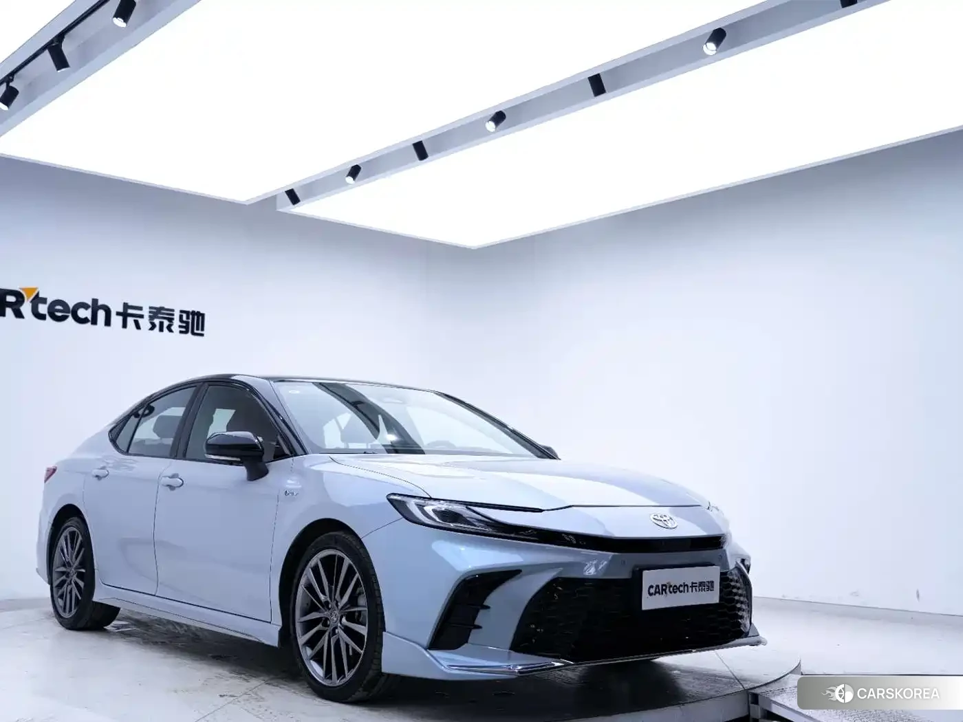 Toyota Camry 2024 Белый из Китая, фото 4