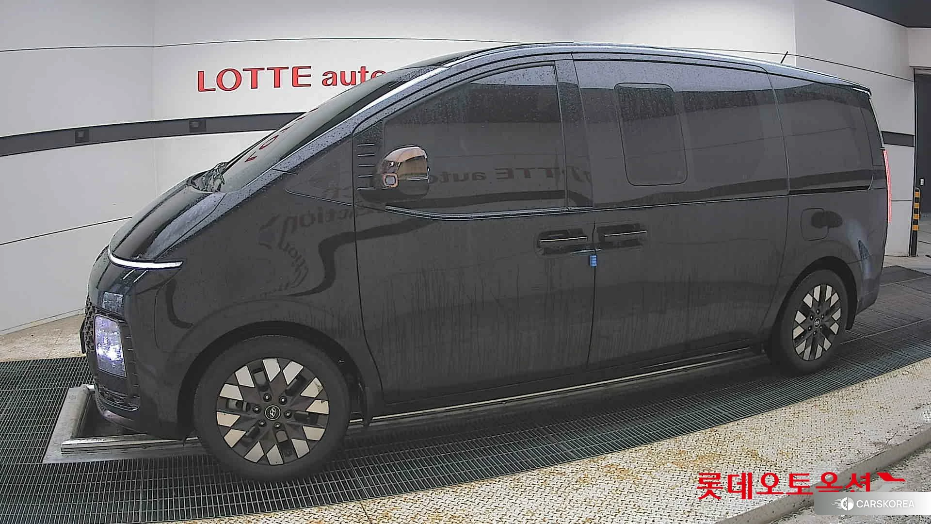 Hyundai Staria Lounge 2022 Abyss Black Pearl из Кореи, фото 3