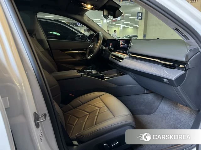 BMW 5 series 2024 Белый из Китая, фото 3