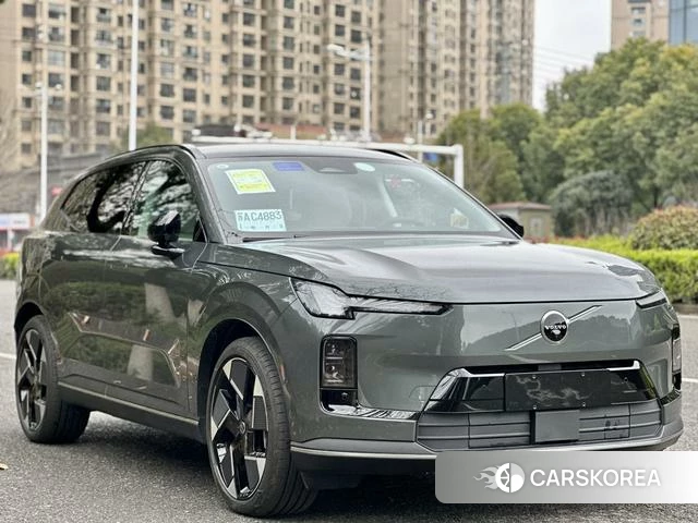 Volvo XC70 2026 Темно-серый из Китая, фото 3