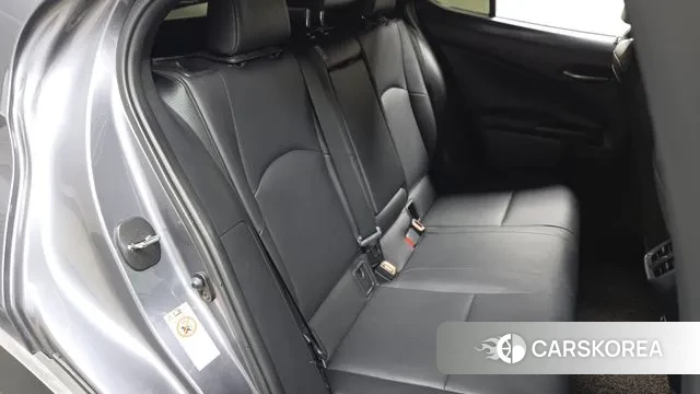 Lexus UX250h 2019 Серый из Кореи, фото 3