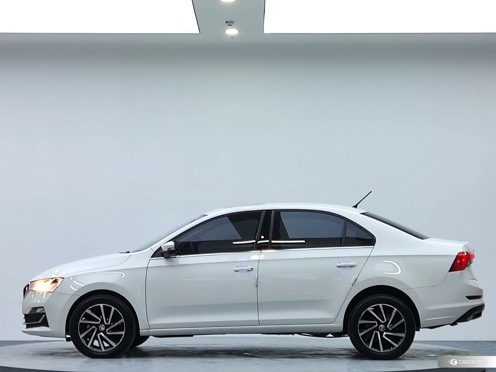 Skoda Xin Rui 2022 Белый из Китая, фото 3