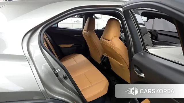 Lexus UX250h 2023 Серый из Кореи, фото 3