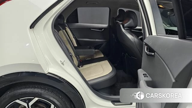 Kia Di Ol Nu Niro 2022 Белый из Кореи, фото 3