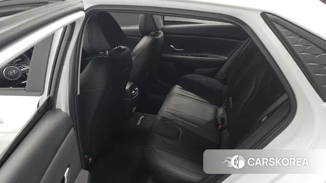 Hyundai The New Avante (CN7) 2023 Белый из Кореи, фото 3