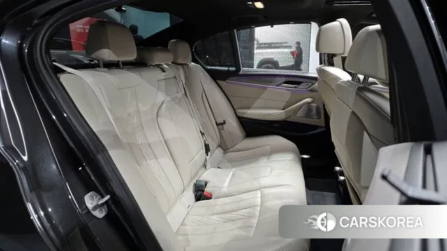 BMW 5 Series (G30) 2018 Серый из Кореи, фото 3