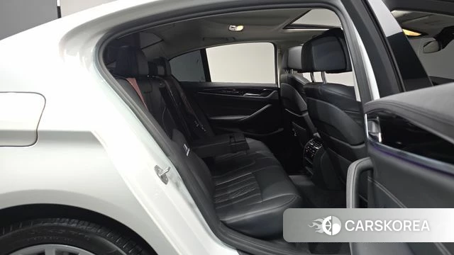 BMW 5 Series (G30) 2019 Белый из Кореи, фото 3