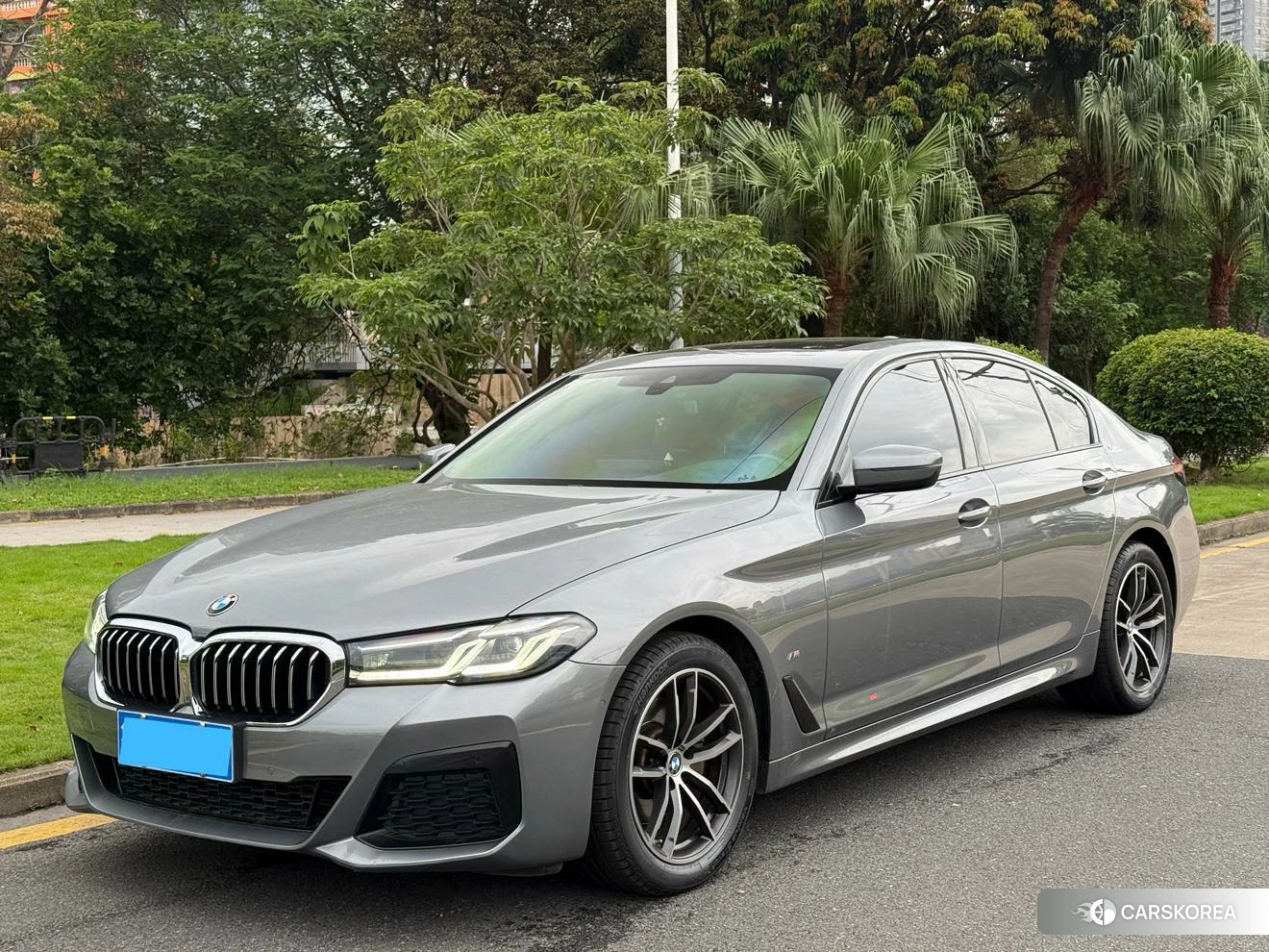 BMW 5 series (imported) 2022 Темно-серый из Китая, фото 3