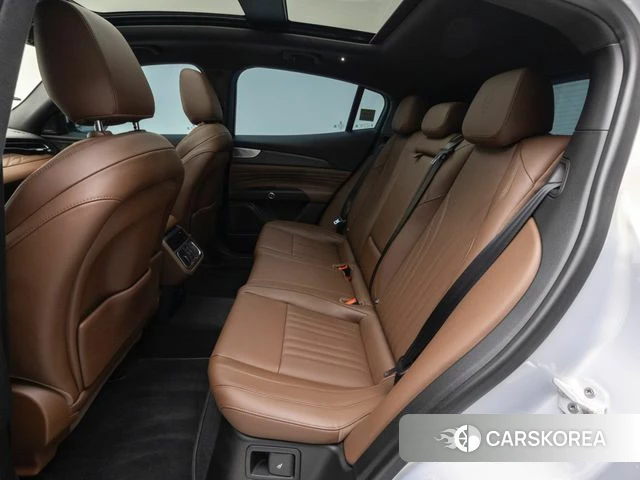 Maserati Grecale 2024 Светло-серебряный цвет из Кореи, фото 3