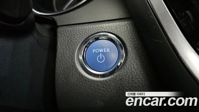 Toyota Camry (XV70) 2024 Белый из Кореи, фото 3