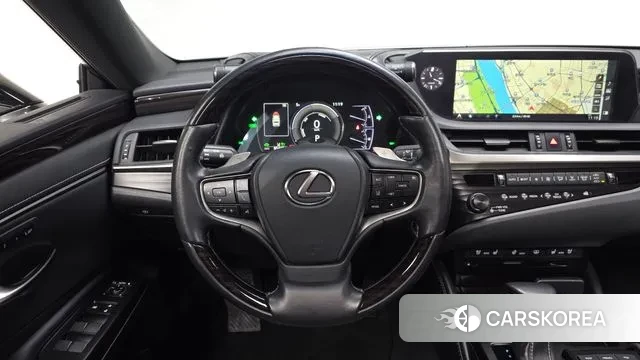 Lexus ES300h 7th generation 2018 Серебристо-серый из Кореи, фото 3