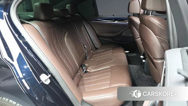 BMW 5 Series (G30) 2023 Черный из Кореи, фото 3