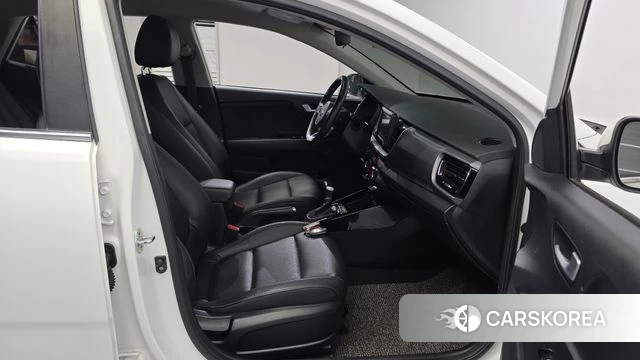 Kia Stonic 2018 Белый из Кореи, фото 3