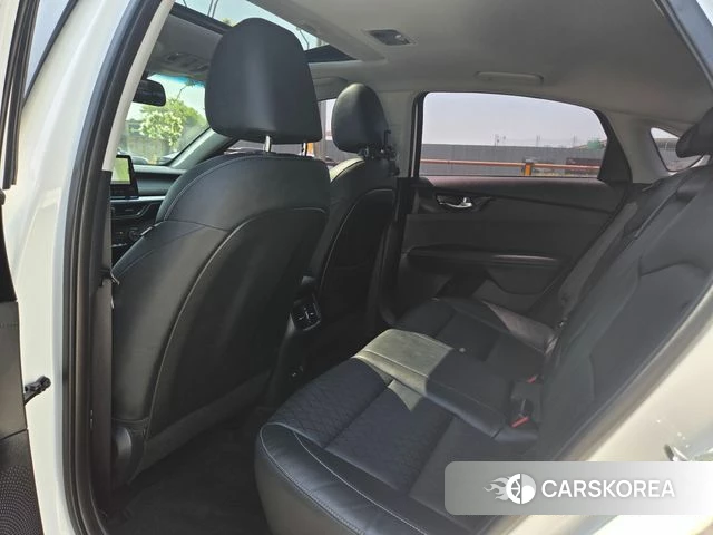 Kia The New K3 2nd generation 2021 Белый из Кореи, фото 3