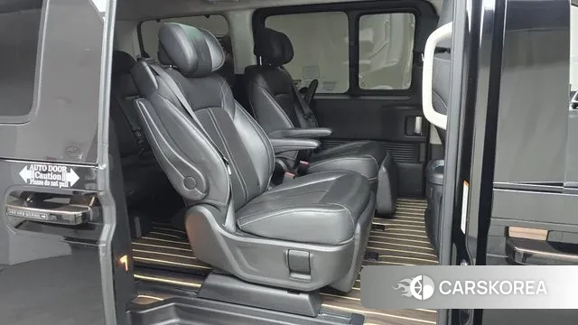 Hyundai Staria 2023 Черный из Кореи, фото 3