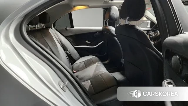 Mercedes-Benz C-Class W205 2018 Серебряный из Кореи, фото 3