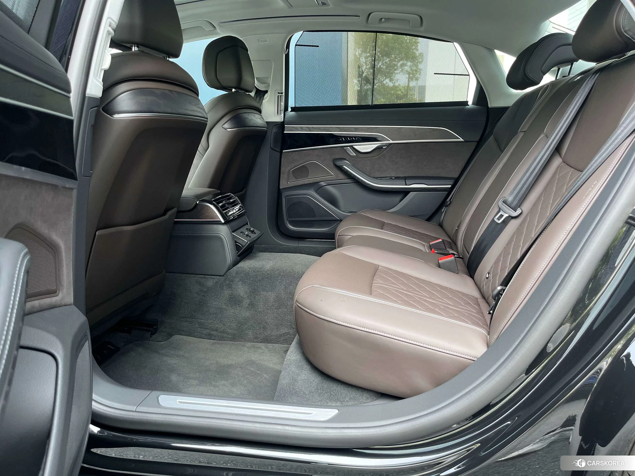 Audi A8 2023 Черный из Китая, фото 3