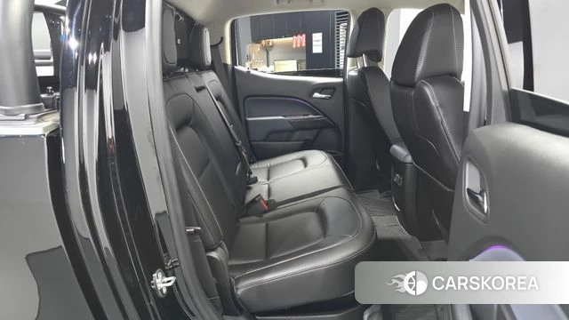 Chevrolet (GM Daewoo) Real New Colorado 2022 Черный из Кореи, фото 3