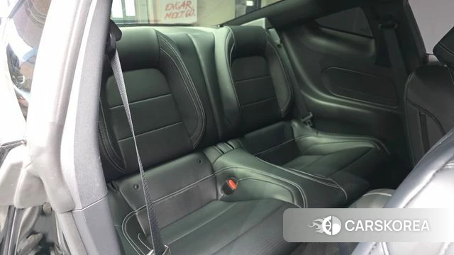 Ford Mustang 7th Generation 2024 Черный из Кореи, фото 3
