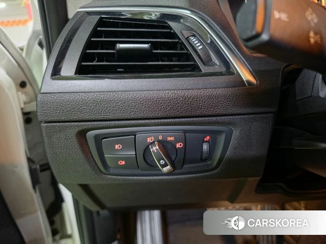 BMW 1 Series (F20) 2018 Белый из Кореи, фото 3
