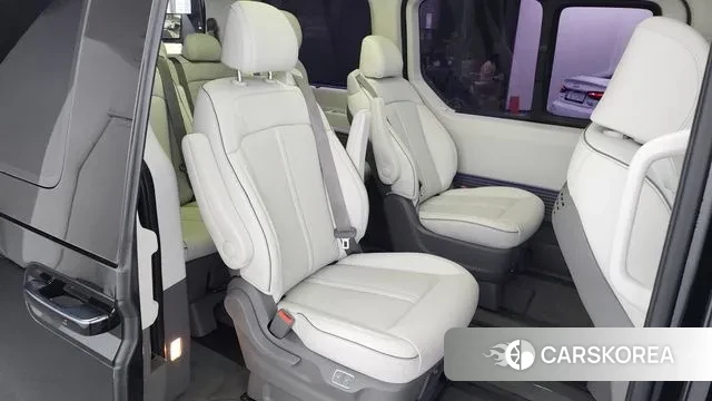 Hyundai Staria 2023 Черный из Кореи, фото 3