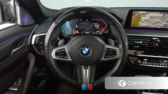 BMW 5 Series (G30) 2019 Белый из Кореи, фото 3
