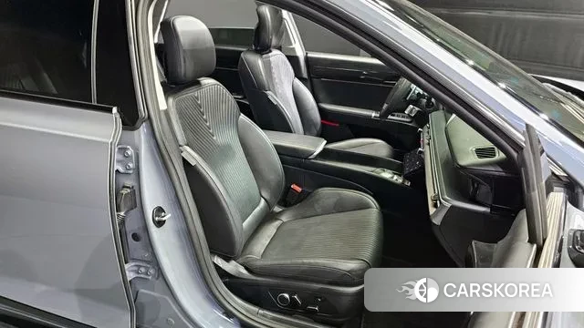 Hyundai Grandeur (GN7) 2023 Серебристо-серый из Кореи, фото 3