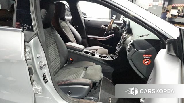Mercedes-Benz CLA-Class C117 2018 Серебристо-серый из Кореи, фото 3