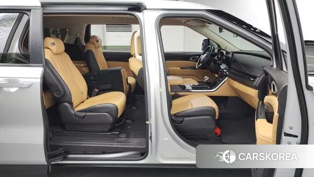 Kia Carnival 4th generation 2020 Серебряный из Кореи, фото 3